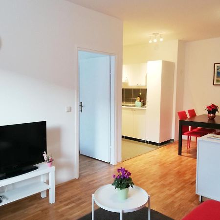 City Center Apartment Umago Esterno foto