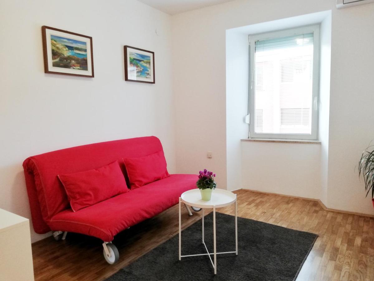 City Center Apartment Umago Esterno foto