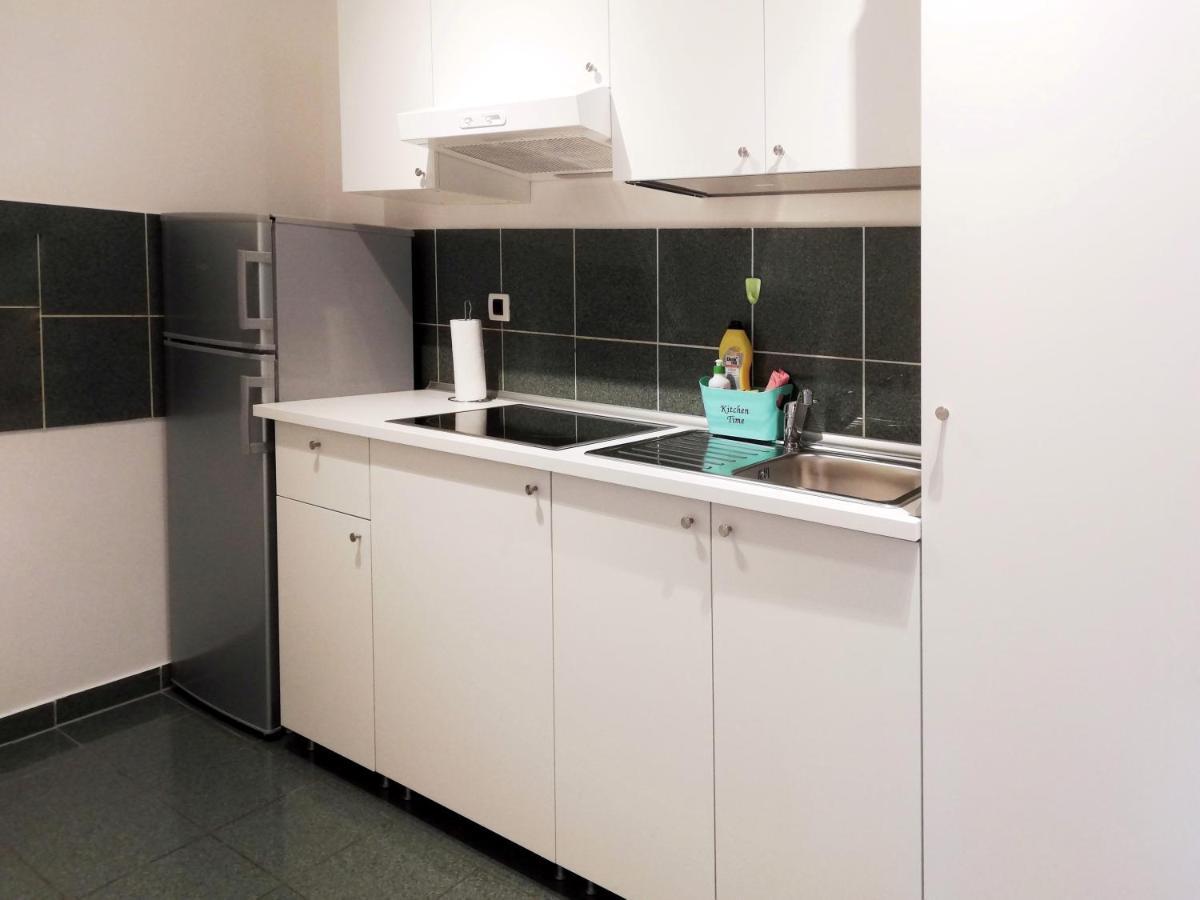 City Center Apartment Umago Esterno foto