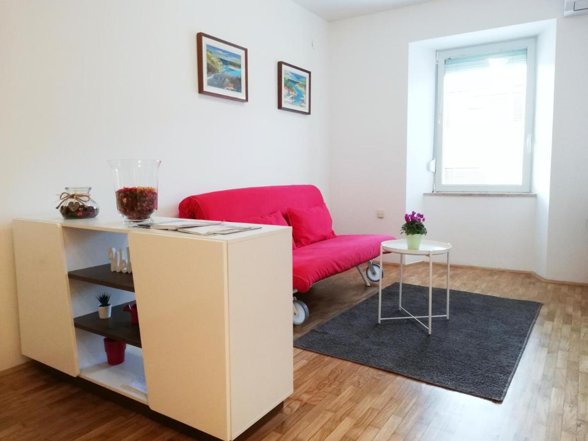 City Center Apartment Umago Esterno foto
