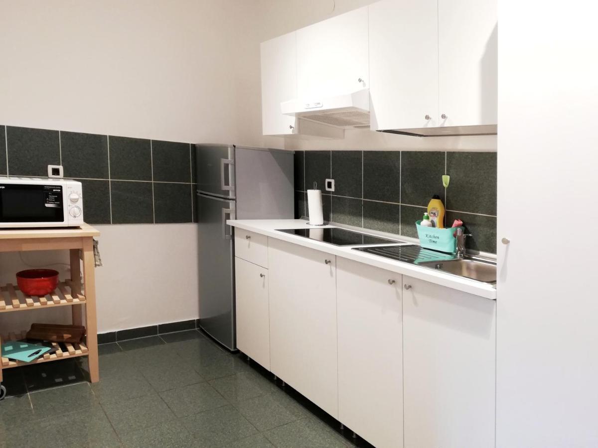 City Center Apartment Umago Esterno foto